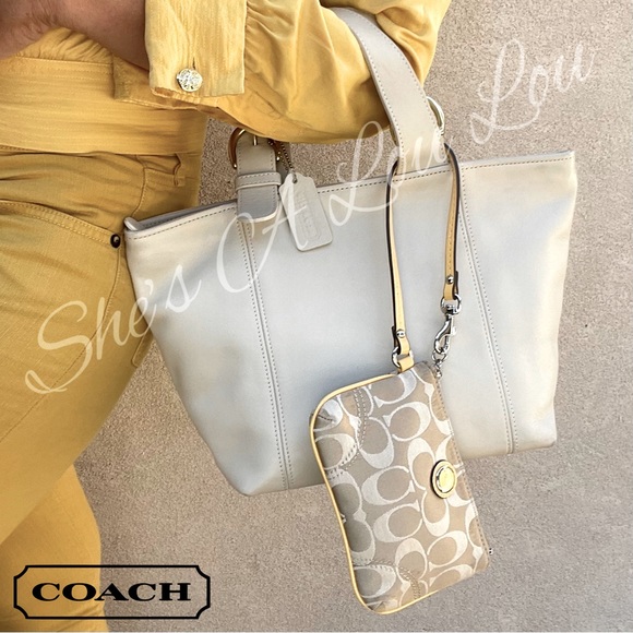 VTG🌻 COACH Waverly Buckle Leather Tote Bag with Zip Wristlet in Ivory/Sunflower - Picture 1 of 16
